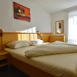 Almhotel Kaernten Szálloda