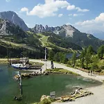 Szálloda Almhotel Kaernten 4*