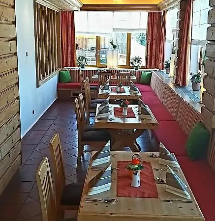 Almhotel Kaernten 4* ゾンネンアルペ・ナスフェルト