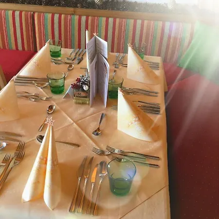 Almhotel Kaernten ゾンネンアルペ・ナスフェルト