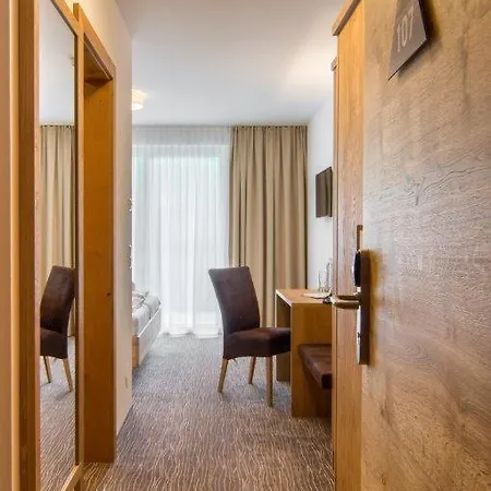 Almhotel Kaernten 4* ゾンネンアルペ・ナスフェルト