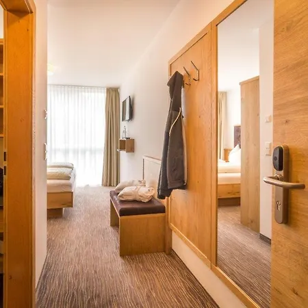 Almhotel Kaernten ホテル ゾンネンアルペ・ナスフェルト