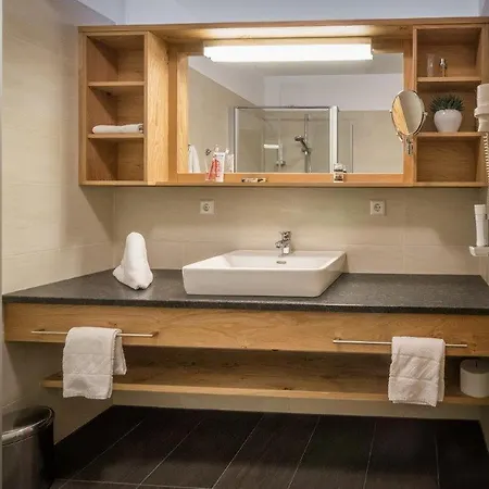 Almhotel Kaernten ゾンネンアルペ・ナスフェルト