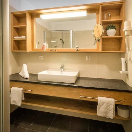 Almhotel Kaernten 4*