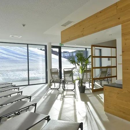 Almhotel Kaernten 4* ゾンネンアルペ・ナスフェルト