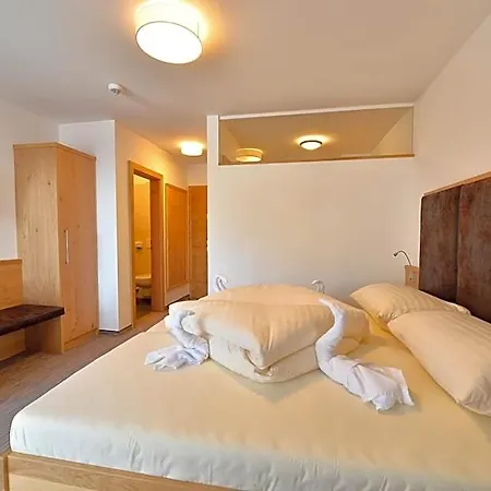 Almhotel Kaernten ホテル ゾンネンアルペ・ナスフェルト