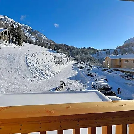 Hotel Almhotel Kaernten