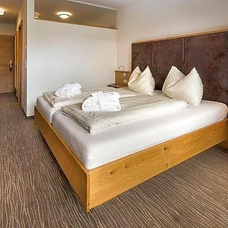 Almhotel Kaernten Hotel 4*