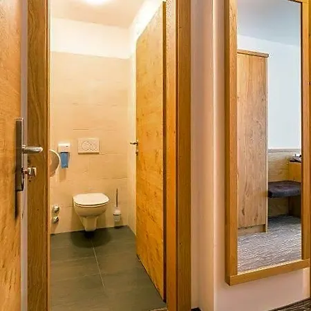 ホテル Almhotel Kaernten ゾンネンアルペ・ナスフェルト