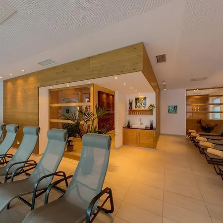 Almhotel Kaernten 4*