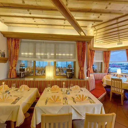 Almhotel Kaernten ゾンネンアルペ・ナスフェルト