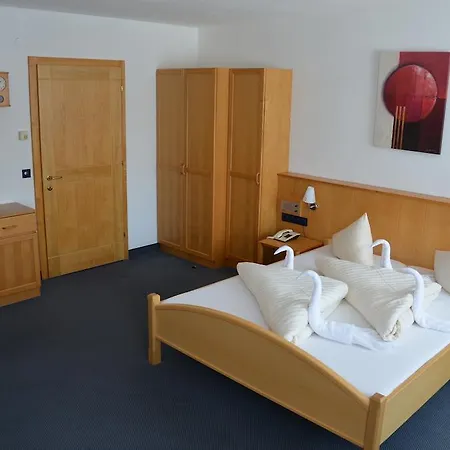 Almhotel Kaernten ゾンネンアルペ・ナスフェルト