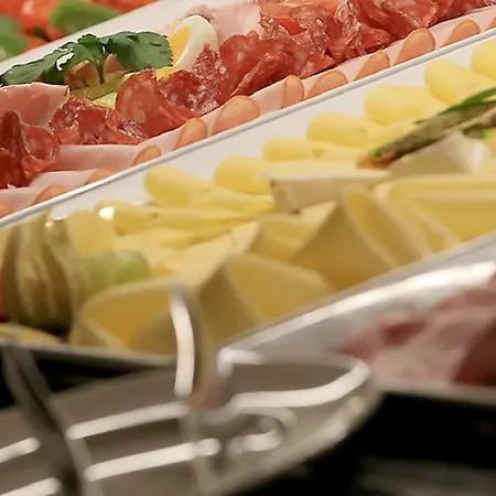 Almhotel Kaernten ゾンネンアルペ・ナスフェルト