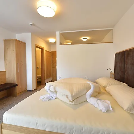 ホテル Almhotel Kaernten ゾンネンアルペ・ナスフェルト