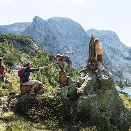 Szálloda Almhotel Kaernten 4*