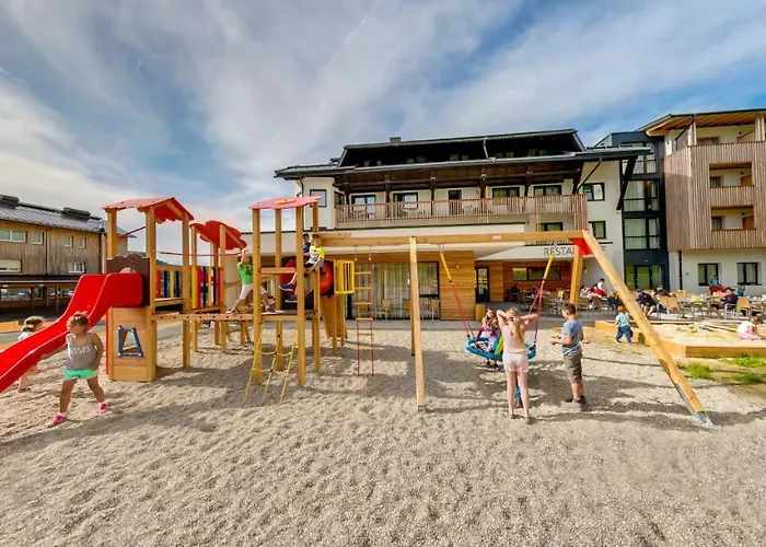 Hotel Almhotel Kaernten 4*