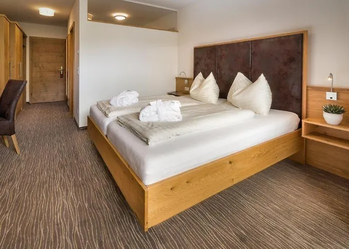 Hotel Almhotel Kaernten 4*
